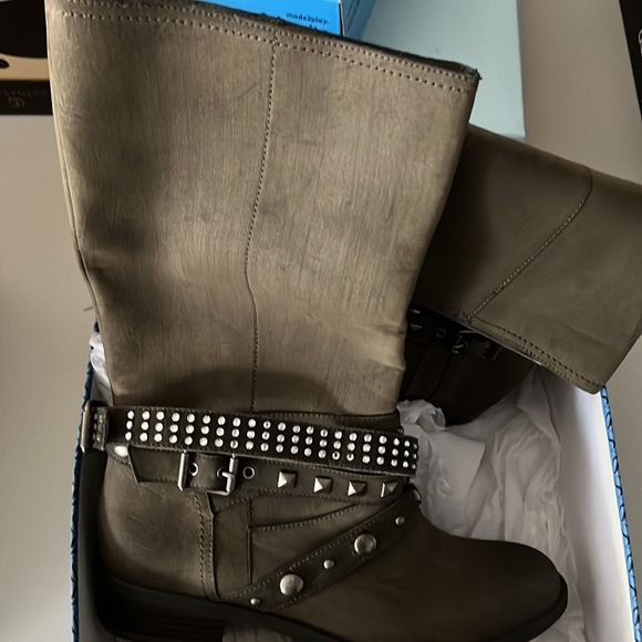 Women’s size 9 pull on boots - Picture 3 of 4